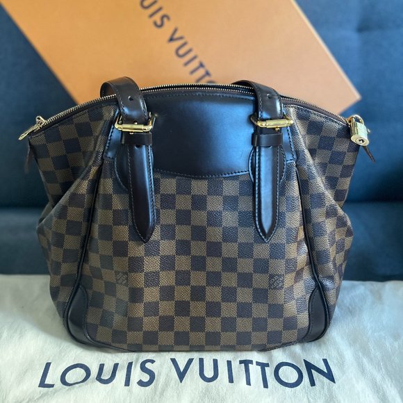 Louis Vuitton bag - Picture 1 of 8